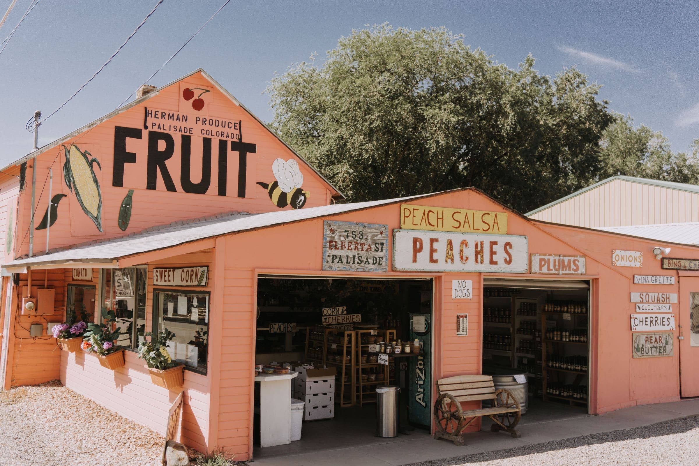 Roadside fruit stand selling peaches in Palisade, CO